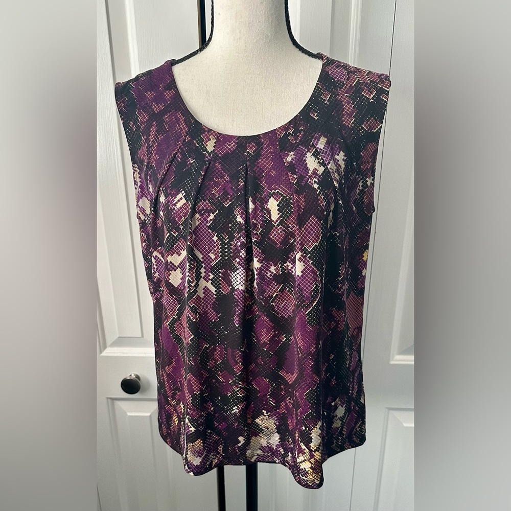 DESIGNED BY KASPER!!! Fabulous Condition Purple/Black Design Sleeveless Top.